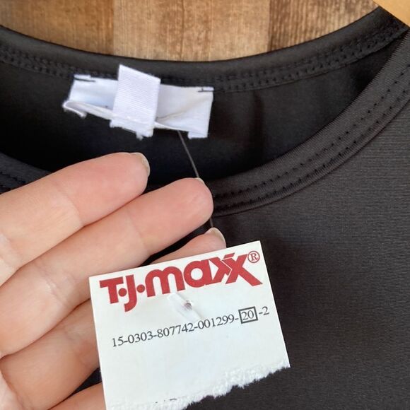 Live In The Moment Black Garter Crop Short Sleeve Top-Silver Toned Ring Detail - Picture 6 of 6